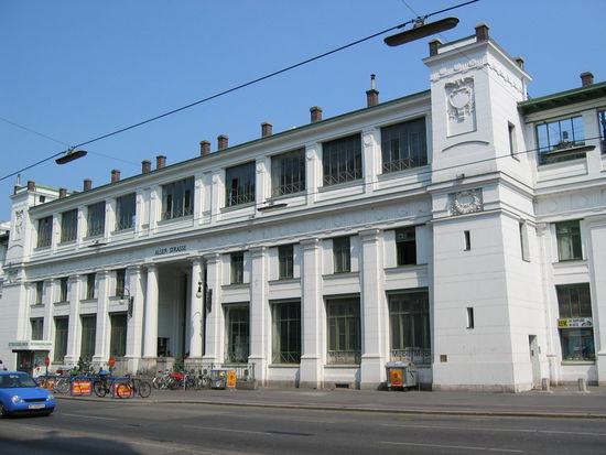 Umsteigebahnhof der Hochbahn zur Linie 37