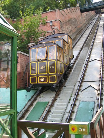 wir hätten auch die 100 m Standseilbahn nehmen können.