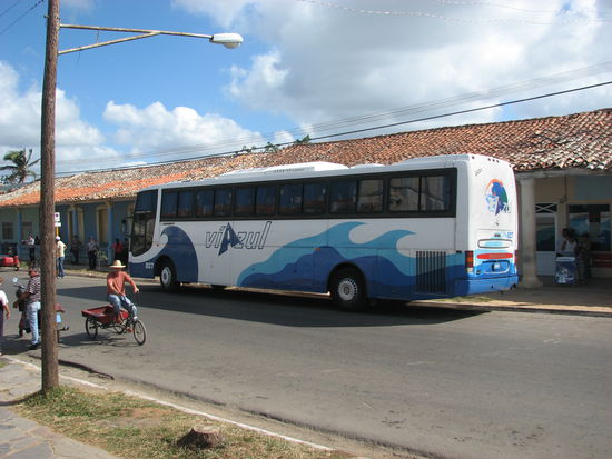 Viazulbus - Linienbus für Touristen - gegen harte Währung CUC