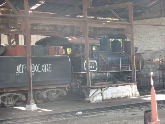 die Loks vergammeln in Schuppen