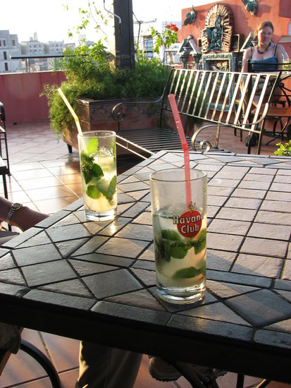 Mojito auf der Dachterrasse des Ambos Mundos