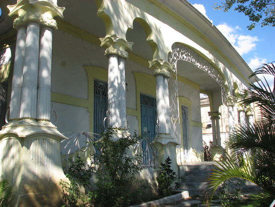 Jugendstilhaus im vornehmen Vorort Vista Alegre von Santiago de Cuba