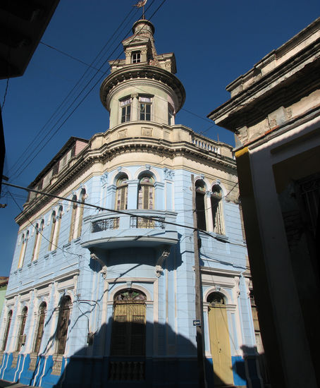 Jugendstilelemente à la Gaudi in den Turmmosaiken