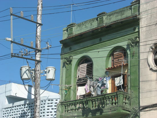 eine alternative Verwendung für Mülleimer:
Elektroinstallationen