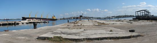 alte verwaiste Anlegeplätze