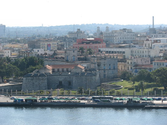 Blick auf die Altstadt mit Castillo de la Real Fuerza