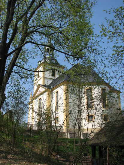 Dorfkirche neben dem Schloß