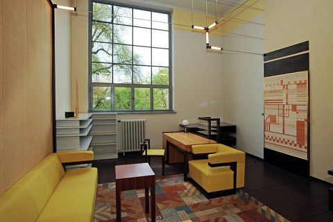 nachgebautes Direktorenzimmer von Walter Gropius im Van de Velde Bau