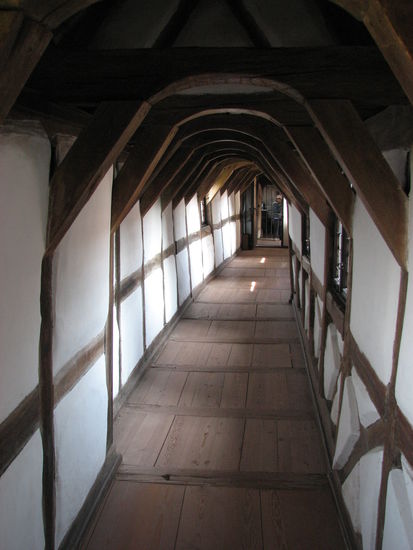 Margaretengang - 15. Jh. .überbauter Wehrgang auf der Aussenmauer