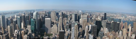 Zusammengesetztes Panorama nach Norden - in der Bildmitte der riesige Central Park