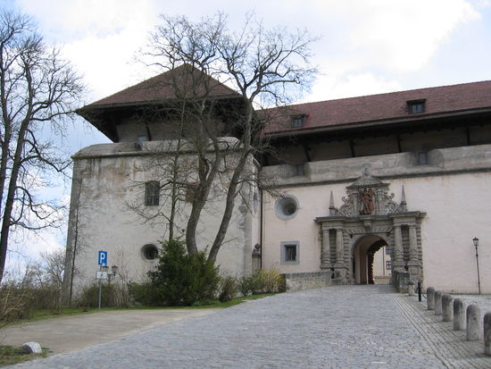 Eingang zum ersten Innenhof (Plan 20)