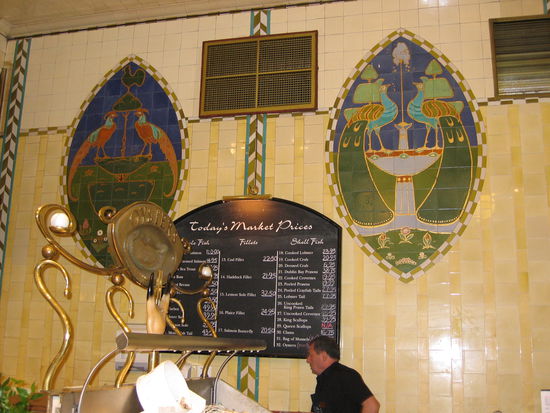 Lebensmittelabteilung im Kellergeschoss