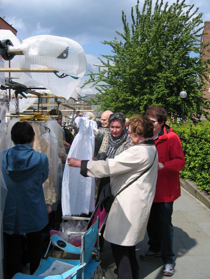 unsere antike-Taufkleid-Sammlerin ist fündig geworden