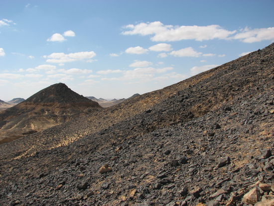 am Fuße der schwarzen Berge