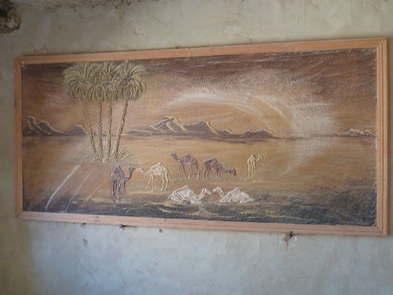 Viele Gemälde sind dem traditionellen Leben in der Oase gewidmet.
