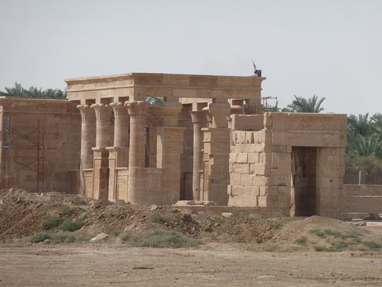 mit Tele kann man aber die Säulenhalle sehen