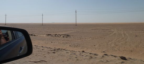 kilometerlange Sanddünen in der westlichen Ferne