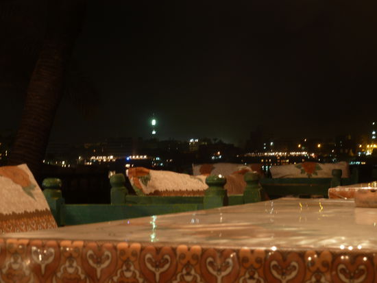 am westlichen Nilufer gelegen