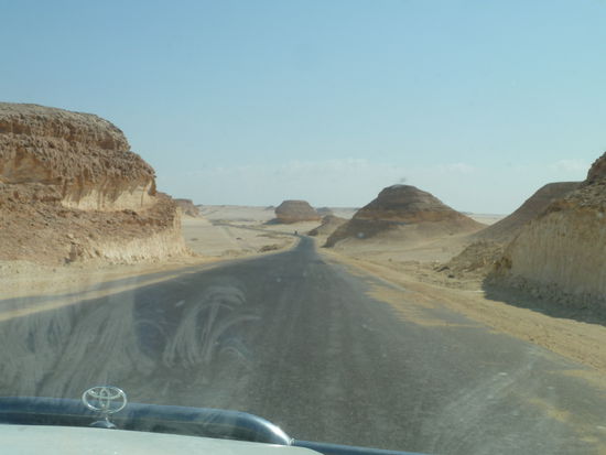 hier haben wir - am hinteren 'Knubbel' auf der Hinfahrt geluncht