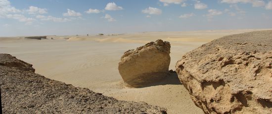 Wir verabschieden uns von dem interessanten Platz mit bizarren Felsformen