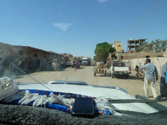 am heutigen Sonntagmorgen ist Bahariya äußerst geschäftig