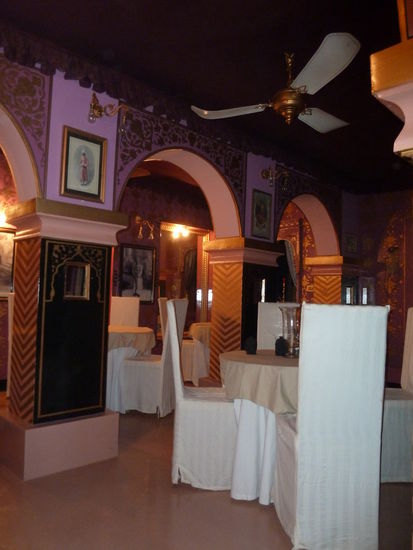 dabei ist das Restaurant richtig gemütlich eingerichtet