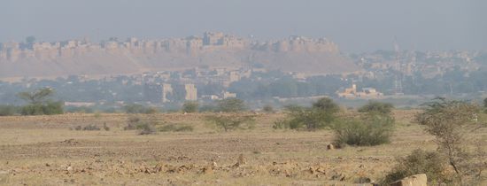 Anfahrt aus der Wüste auf Jaisalmer