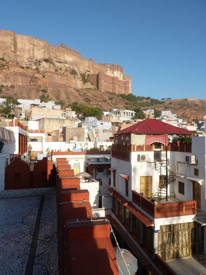 Blick vom Hotelkomplex auf die Meherangarh Festung
