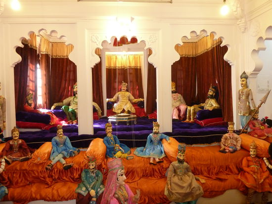 wunderschöne Puppensammlung im Bagore-ki-Haveli