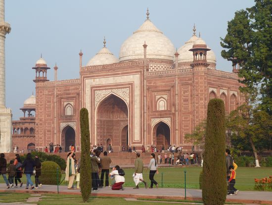 eines der beiden 'Seiten'-Gebäude neben dem Taj Mahal