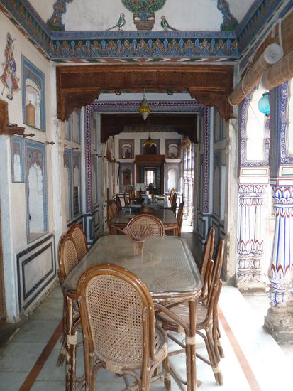 Die Galerie lädt zum Verweilen ein.