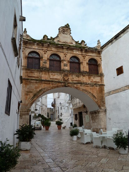 die Brücke von 1750 verband Bischofspalast und Kurie