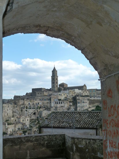 Auf dem Rückweg bieten sich dann ausser einigen interessanten Kirchenfassaden noch weitere Ausblicke auf die Civita mit Dom.