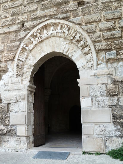 Verzierungen am Portal