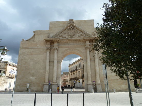 Porta Napoli