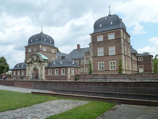 eine wirklich großräumige Barockanalge, die man nicht auf ein Foto bringen kann.