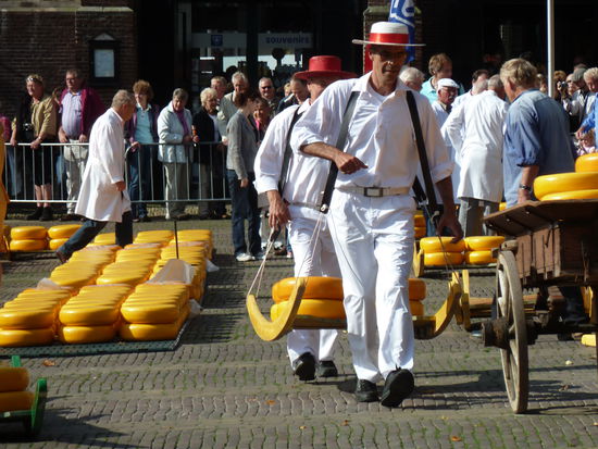 Träger in unterschiedlichen Hutfarben