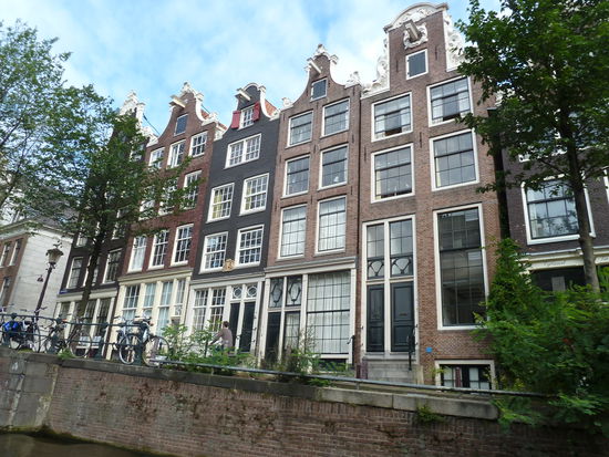 von den Fassaden könnte man noch viel mehr zeigen, aber ich will mich hier beschränken, da es noch weitere Berichte über Amsterdam gibt.