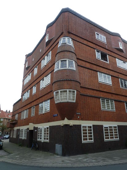 die Funktion des 'baseballs' an einer Ecke der breiten Seite ist nicht bekannt