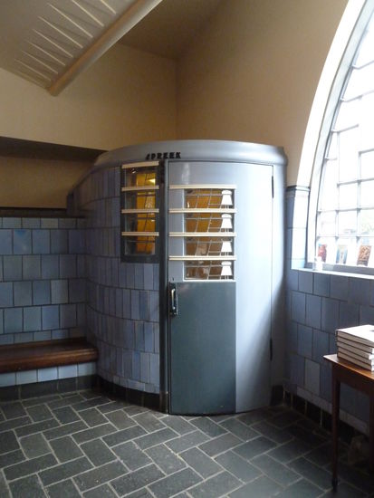 Telefonkabine im Postamt