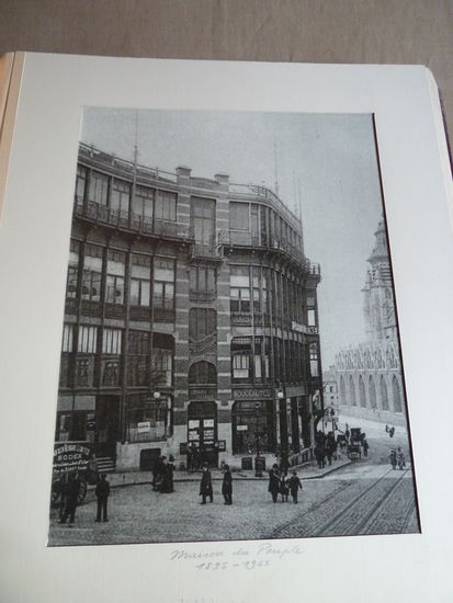 Die Abbildung zeigt das Maison du Peuple, 1896-1899,  von außen