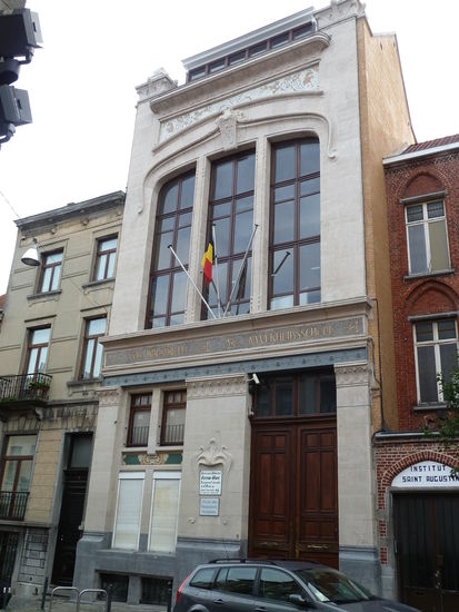 Rue de la Ruche 30 - rückwärtiger Eingang zur Schule - Beschreibung zum Inneren im Kapitel 'Henri Jacobs und zwei Schulen'