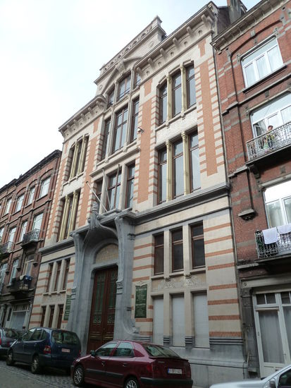 Vordereingang zur Schule - rue Josaphat 245 - Beschreibung des Inneren im Kapitel 'Henri Jacobs - zwei Schulen'