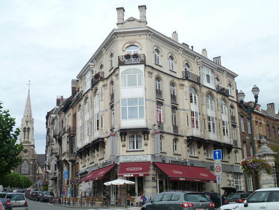 Ecke rue Josephat / av. Louis Bertrand (Nord-Ost)