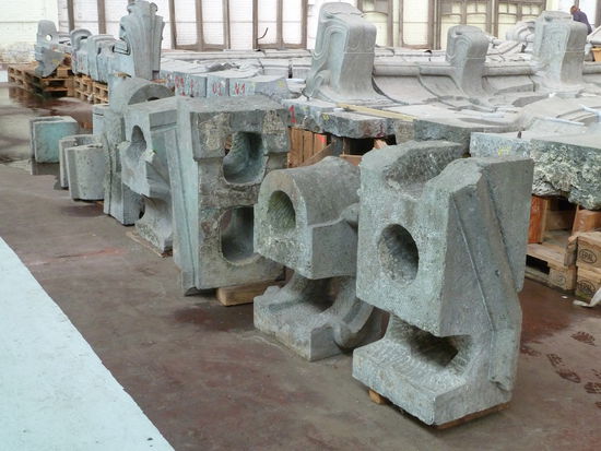 auch die Kaminzüge wurden aus Stein gehauen