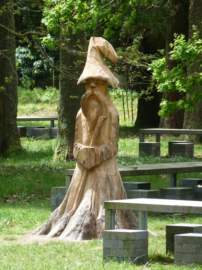 durch den Wald zur neugotischen Kapelle am Lagoa do Furnas