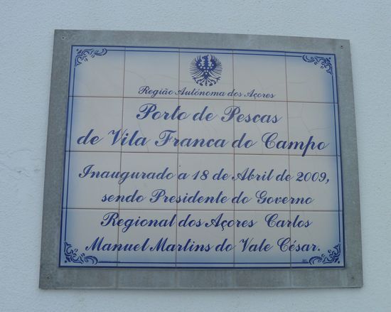 Hafen von Vila Franca do Campo