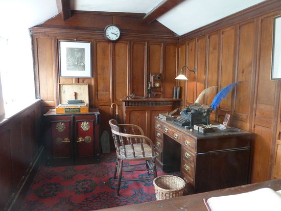 sowie Kontoreinrichtung