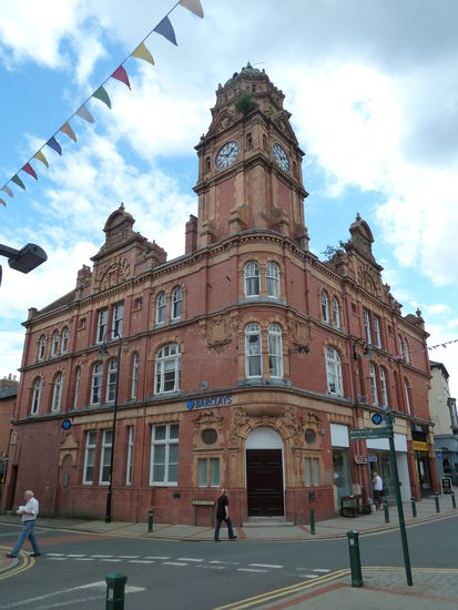 Gebäude in der Stadt zeugen vom ehemaligen Reichtum