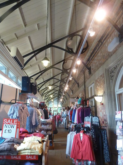 neben den interessanten Angboten sollte man auch mal auf architektonische besonderheit im Inneren achten